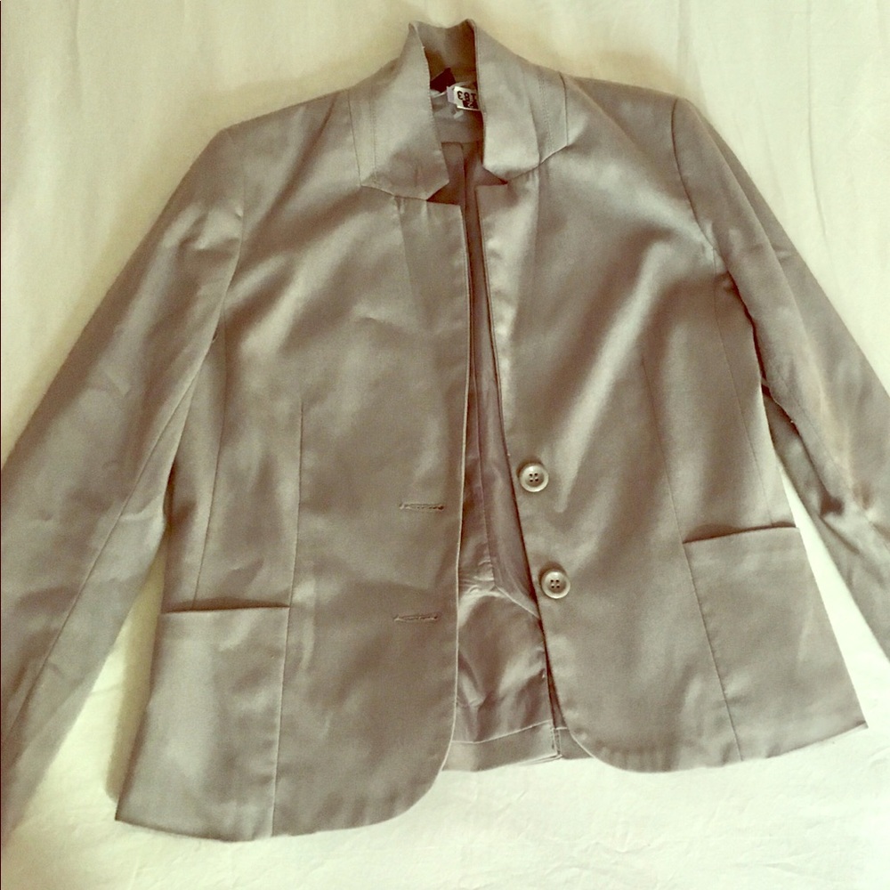 Gray blazer